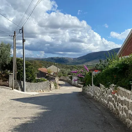 Casa De Alcaria (Leiria)
